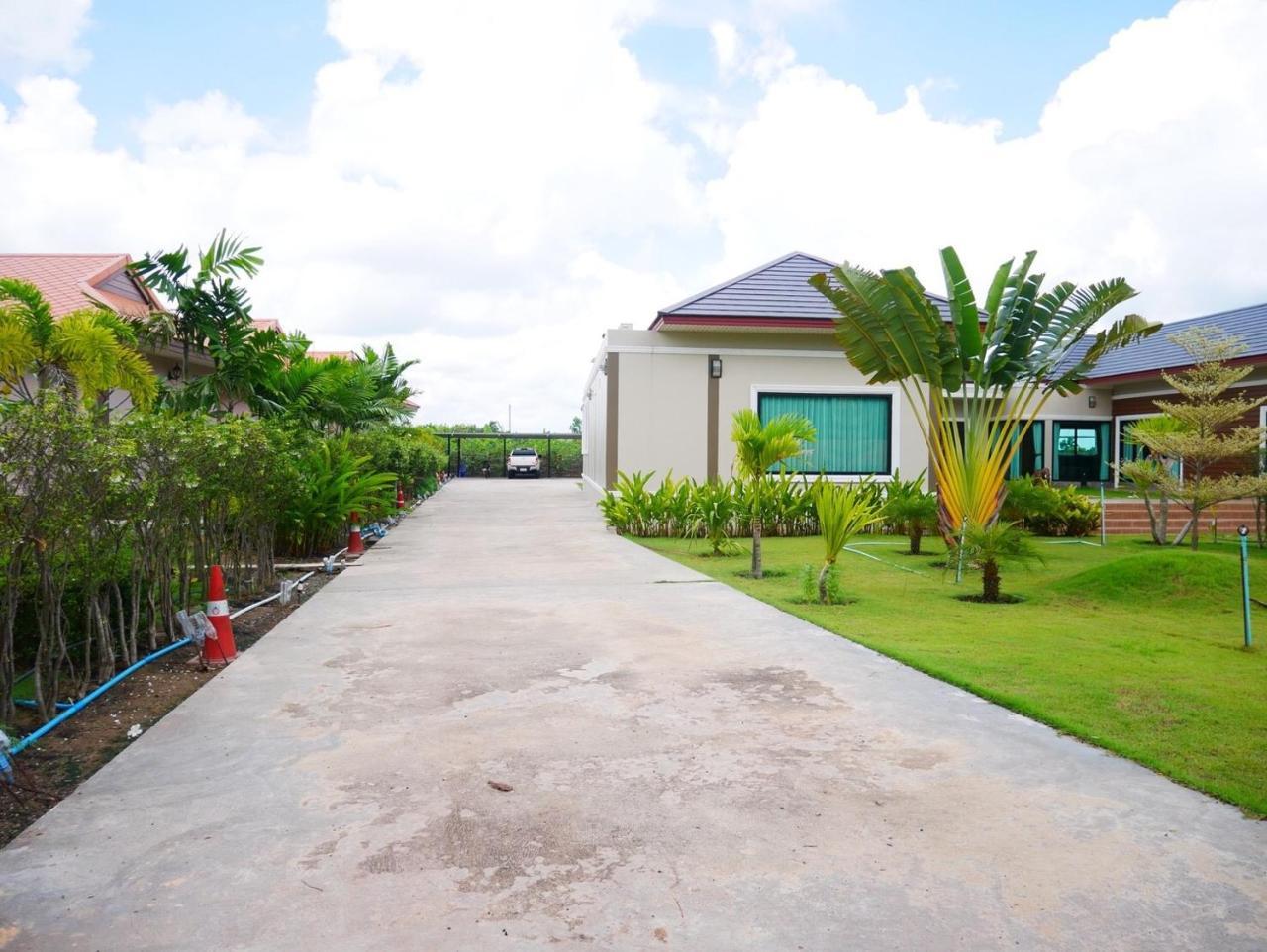Tinna Resort Ban Nong Mai Ngam Екстериор снимка